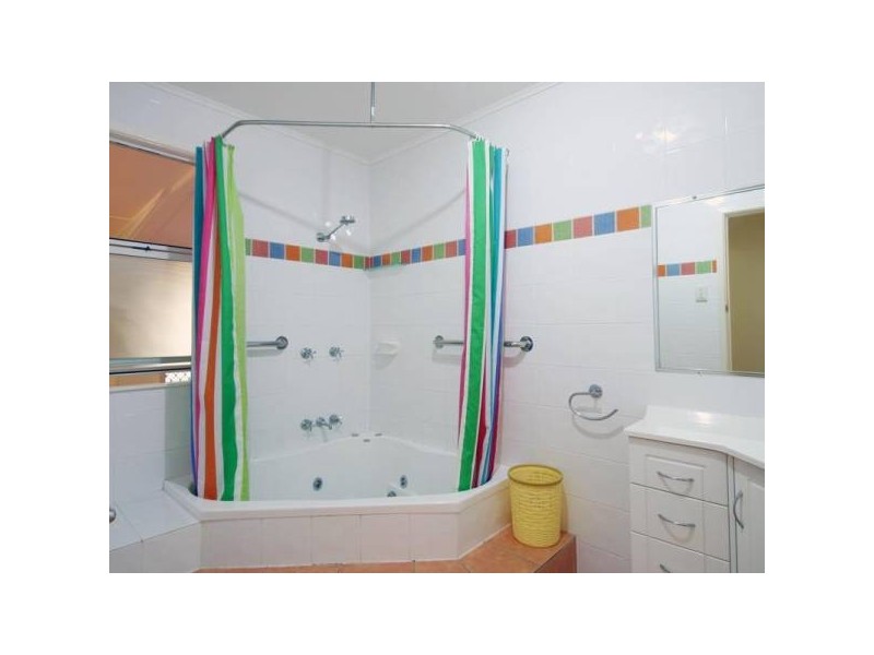 5 Taylor Avenue, Golden Beach QLD 4551