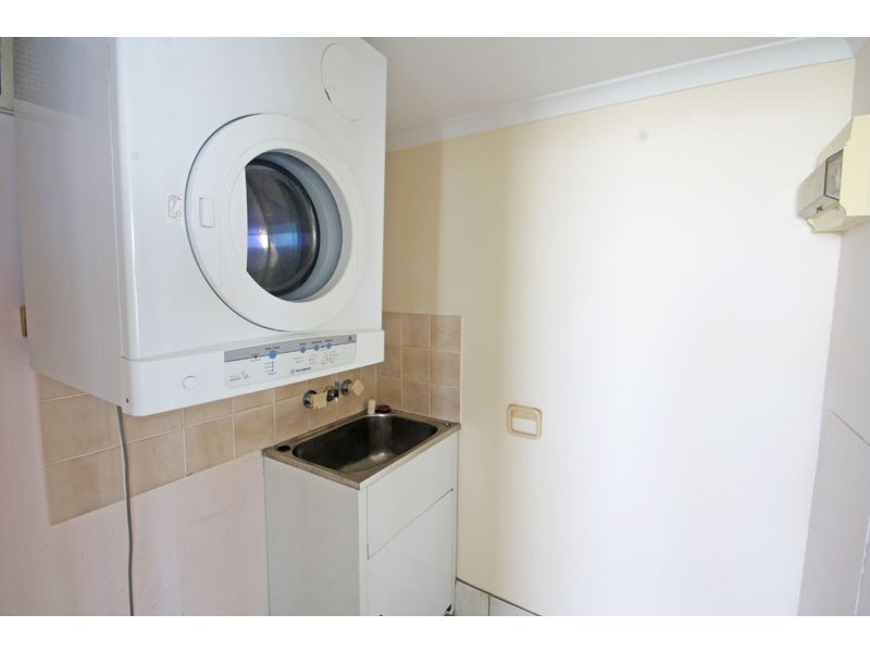 9/25 Moreton Parade “Moreton Towers”, Kings Beach QLD 4551