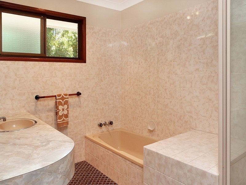 5 Marlua Ave, Moffat Beach QLD 4551