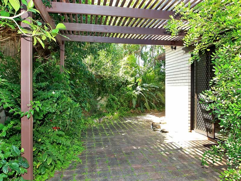 5 Marlua Ave, Moffat Beach QLD 4551