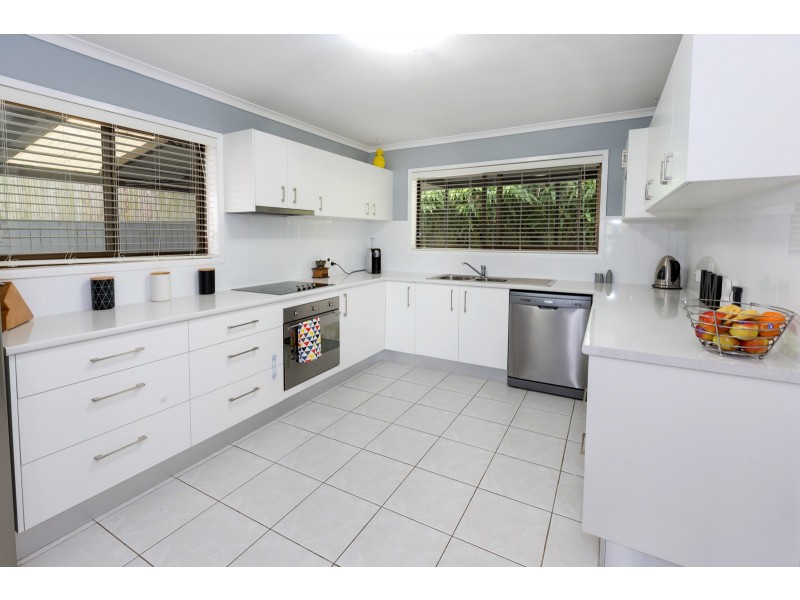 21 Pinaroo St, Battery Hill QLD 4551