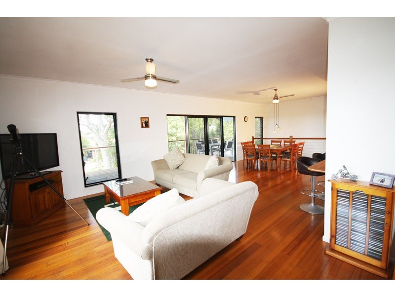 10 Riflebird Ave, Aroona QLD 4551