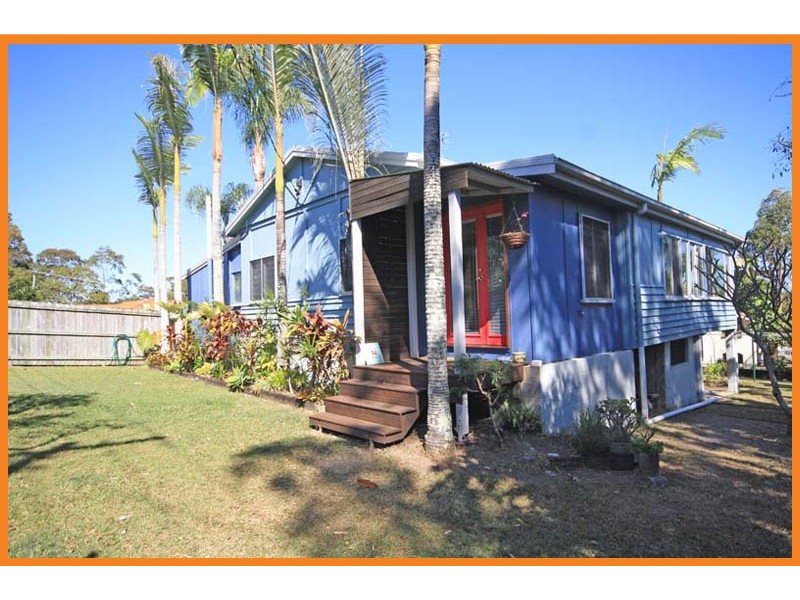 35 George St, Moffat Beach QLD 4551