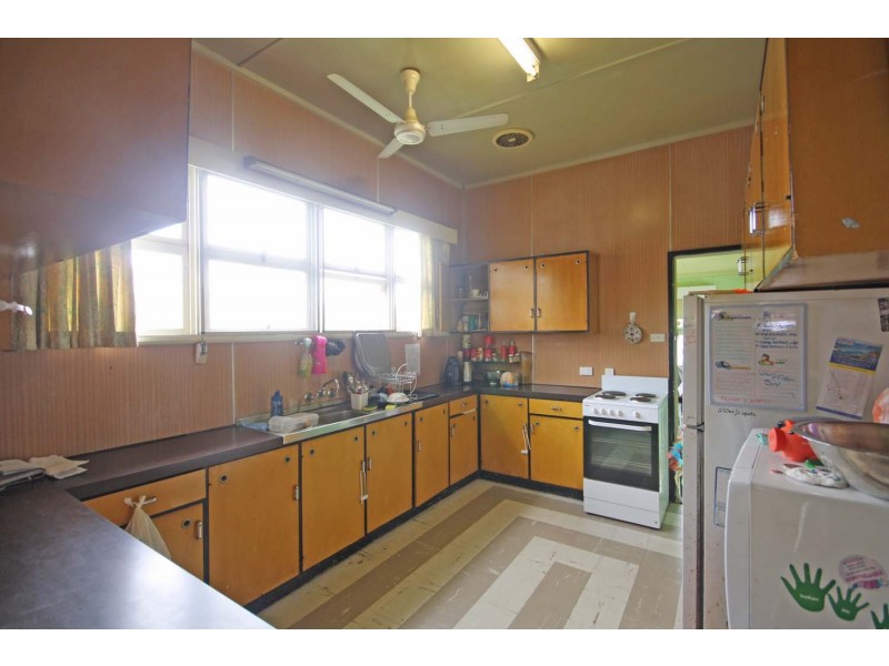 52 Taylor Avenue, Golden Beach QLD 4551