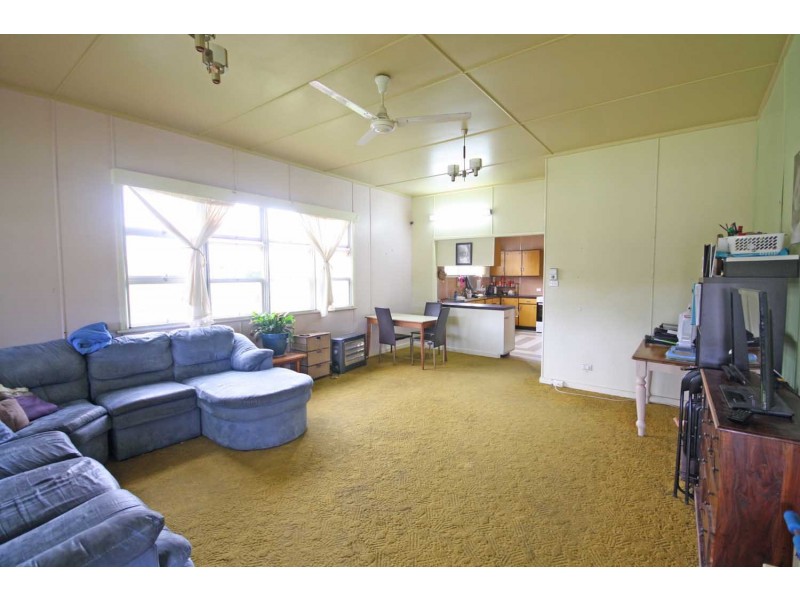 52 Taylor Avenue, Golden Beach QLD 4551