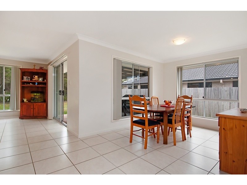 21 Peony Cct, Little Mountain QLD 4551