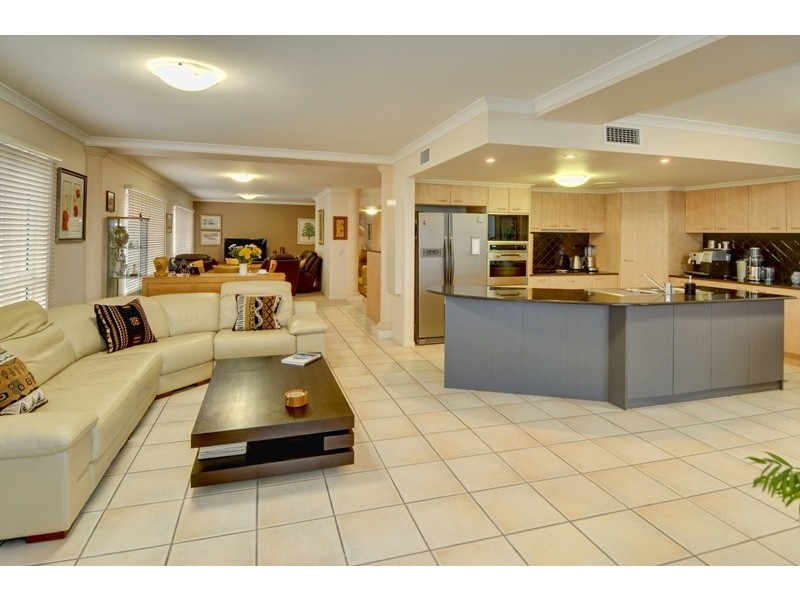4/4 Baden Powell St, Maroochydore QLD 4558
