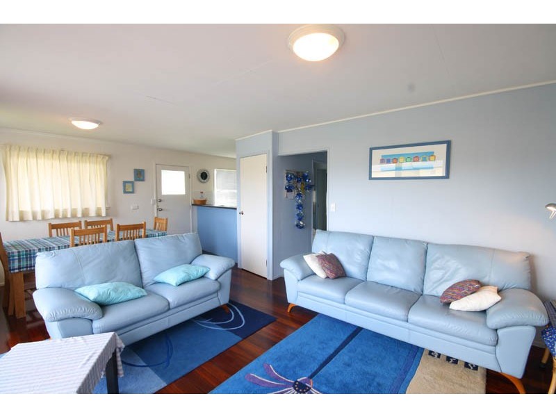 19 Kennedy Pde – Bright on Beach, Golden Beach QLD 4551