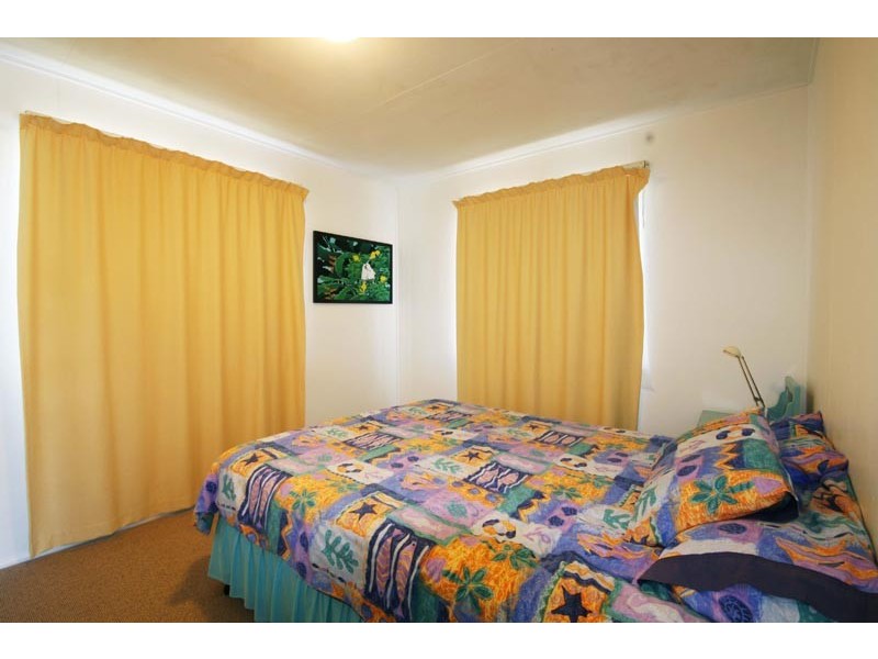 19 Kennedy Pde – Bright on Beach, Golden Beach QLD 4551