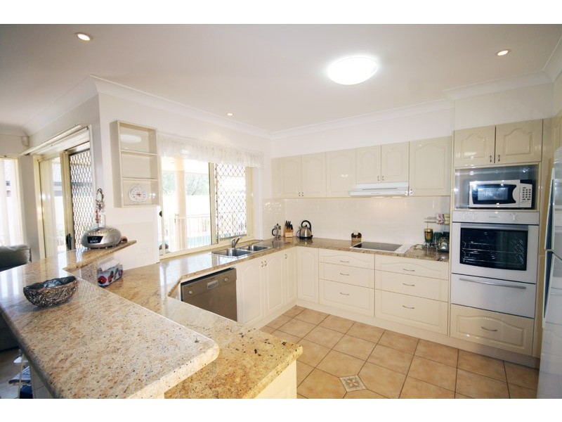 3 Kalowendha Ave, Pelican Waters QLD 4551