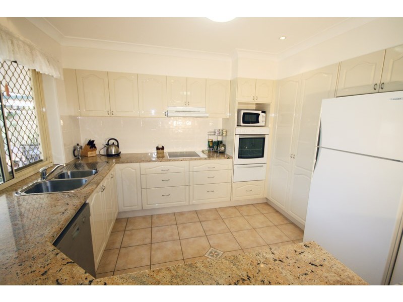 3 Kalowendha Ave, Pelican Waters QLD 4551