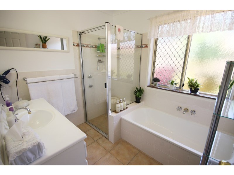 3 Kalowendha Ave, Pelican Waters QLD 4551