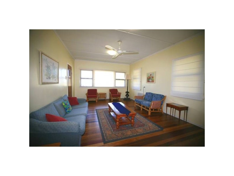 21 Esplanade, Golden Beach QLD 4551