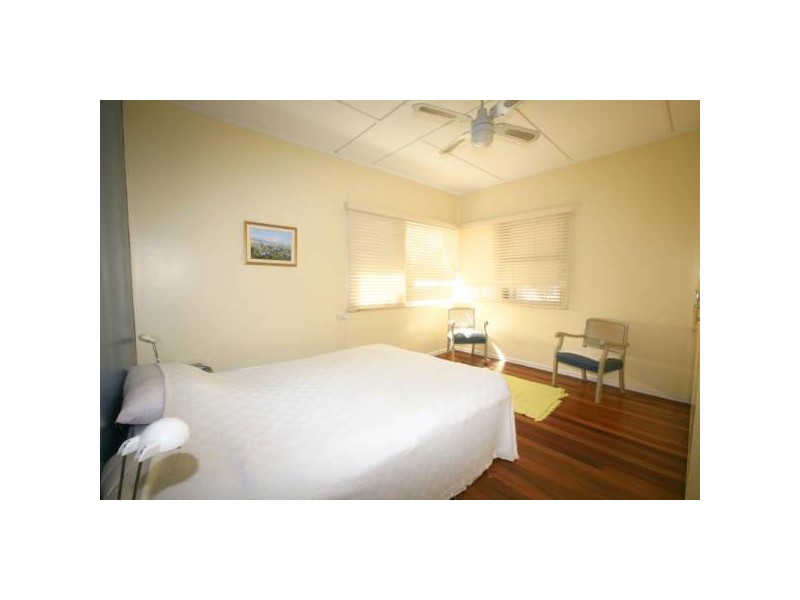 21 Esplanade, Golden Beach QLD 4551