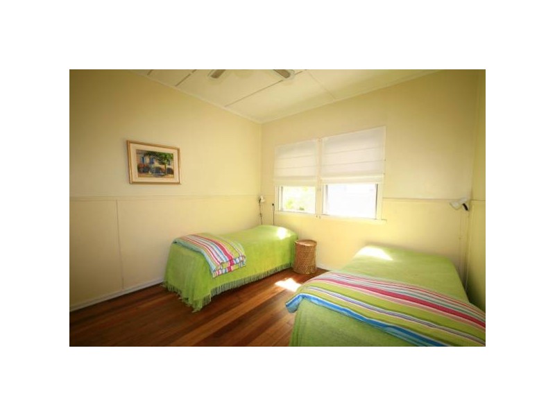 21 Esplanade, Golden Beach QLD 4551