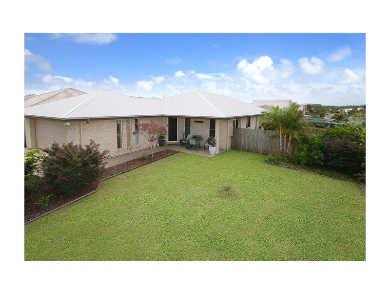 2 Crater St, Caloundra West QLD 4551