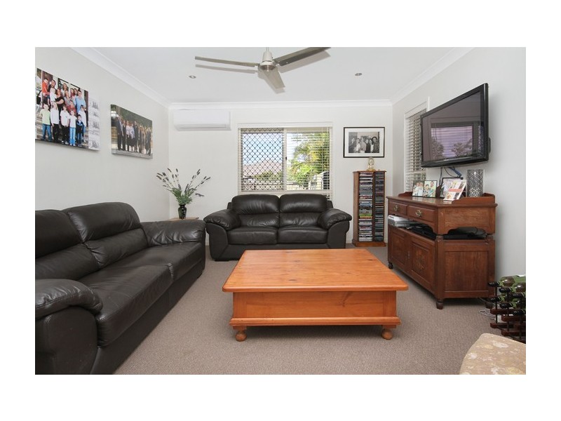 2 Crater St, Caloundra West QLD 4551