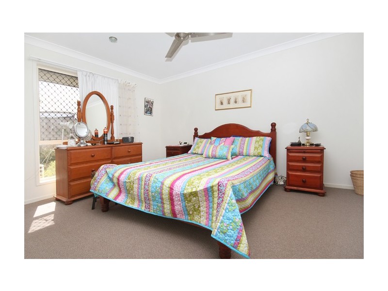 2 Crater St, Caloundra West QLD 4551