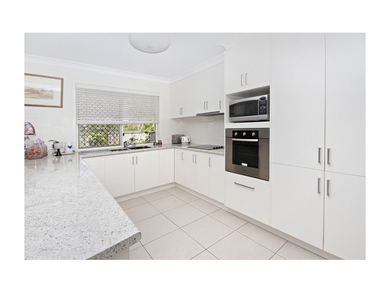 2 Crater St, Caloundra West QLD 4551