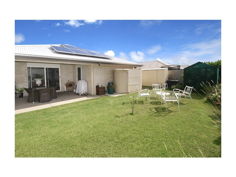 2 Crater St, Caloundra West QLD 4551