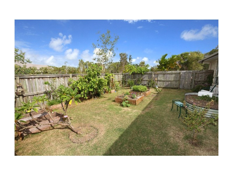 2 Crater St, Caloundra West QLD 4551