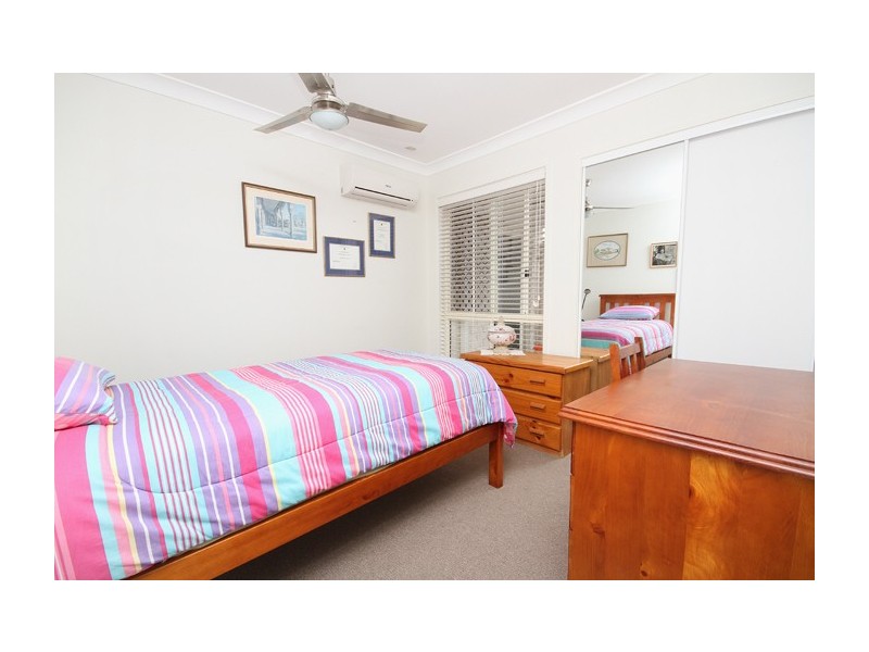 2 Crater St, Caloundra West QLD 4551