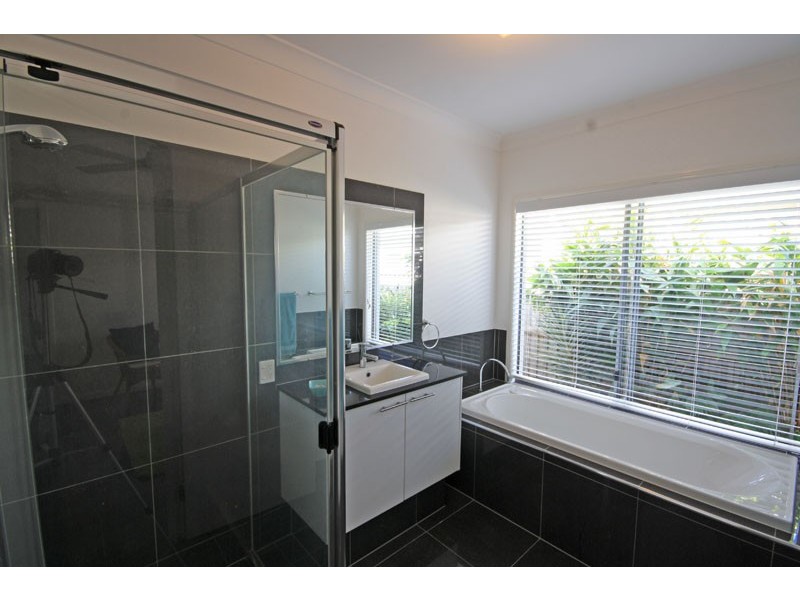 34 St Pauls Avenue, Pelican Waters QLD 4551