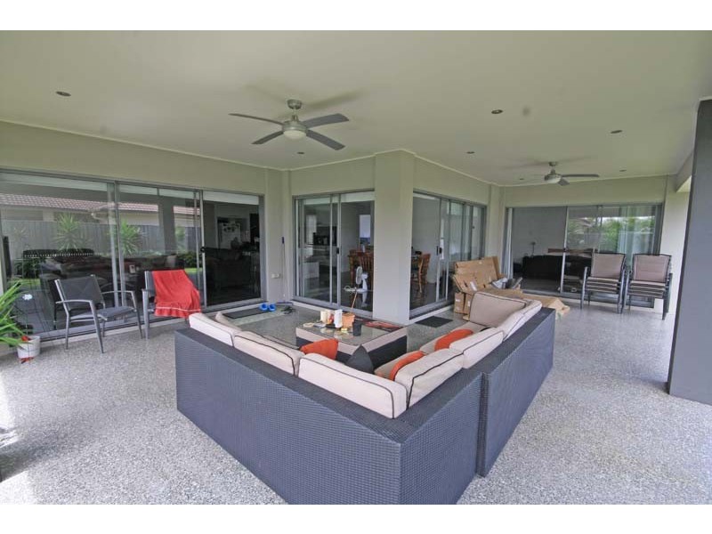 34 St Pauls Avenue, Pelican Waters QLD 4551