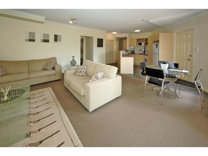 2/14 Wright St, Maroochydore QLD 4558