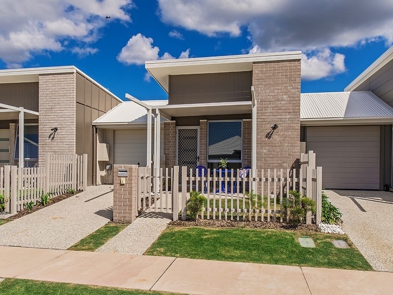 30 Bells Reach Dr, Caloundra West QLD 4551