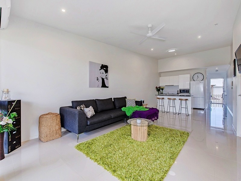 30 Bells Reach Dr, Caloundra West QLD 4551