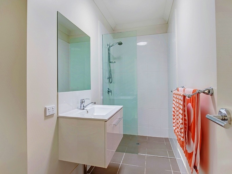 30 Bells Reach Dr, Caloundra West QLD 4551