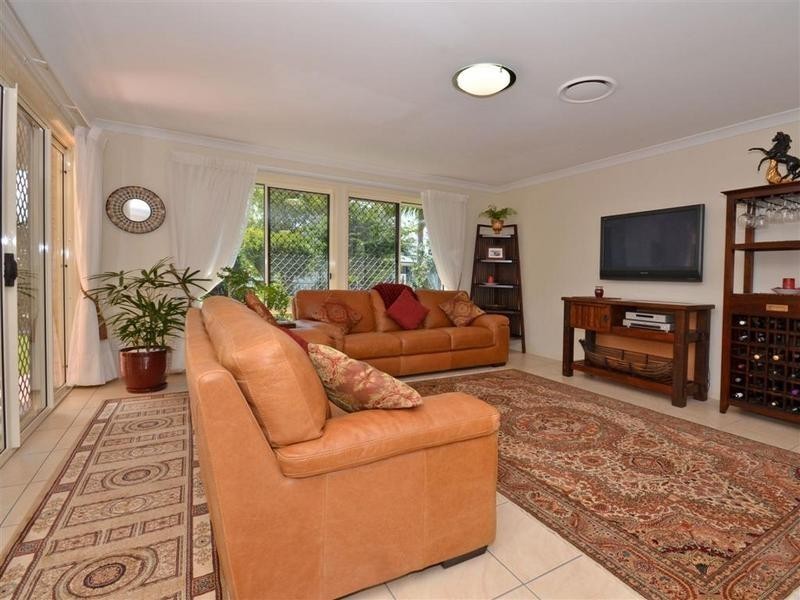 36 Edwardson Dr, Pelican Waters QLD 4551