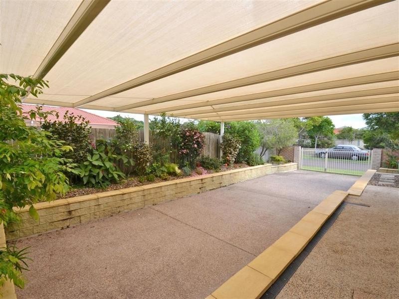 36 Edwardson Dr, Pelican Waters QLD 4551