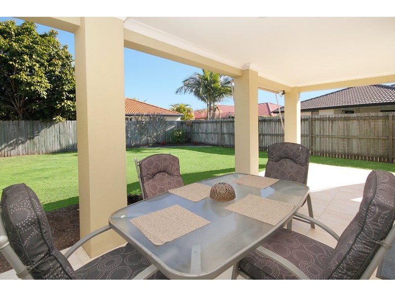 16 Agincourt St, Pelican Waters QLD 4551