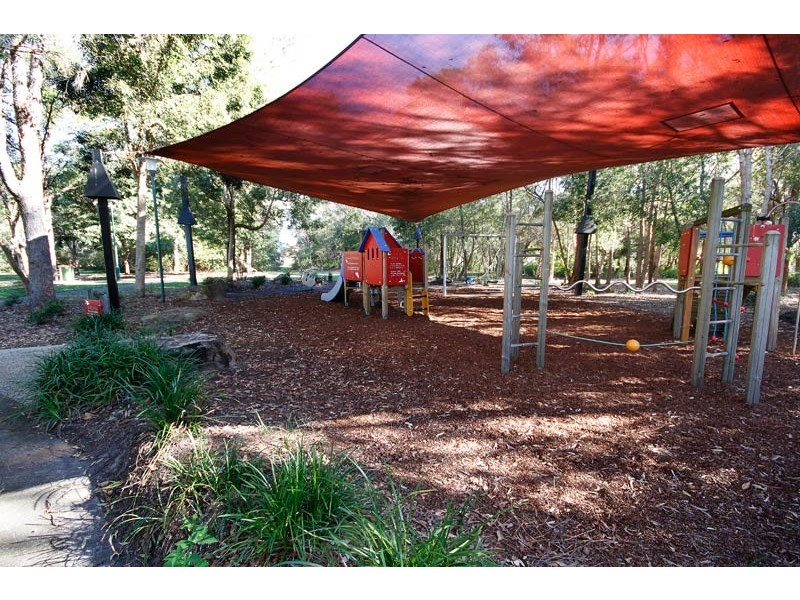 16 Agincourt St, Pelican Waters QLD 4551