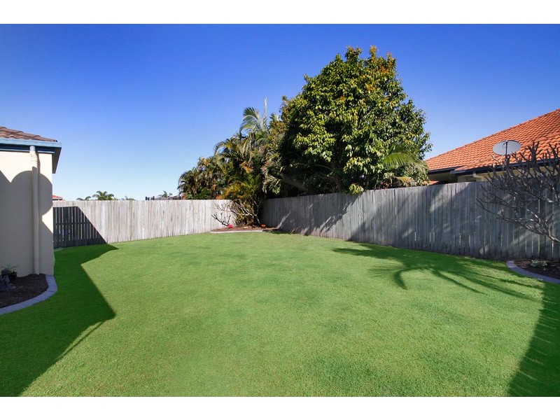 16 Agincourt St, Pelican Waters QLD 4551