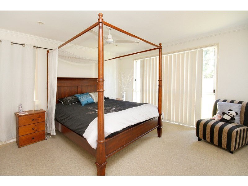 16 Agincourt St, Pelican Waters QLD 4551