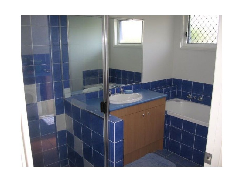 2 Leach Ct, Pelican Waters QLD 4551