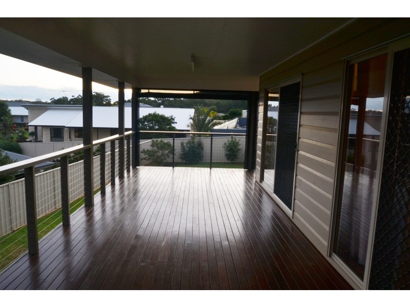 13 Gordon Pl, Glass House Mountains QLD 4518