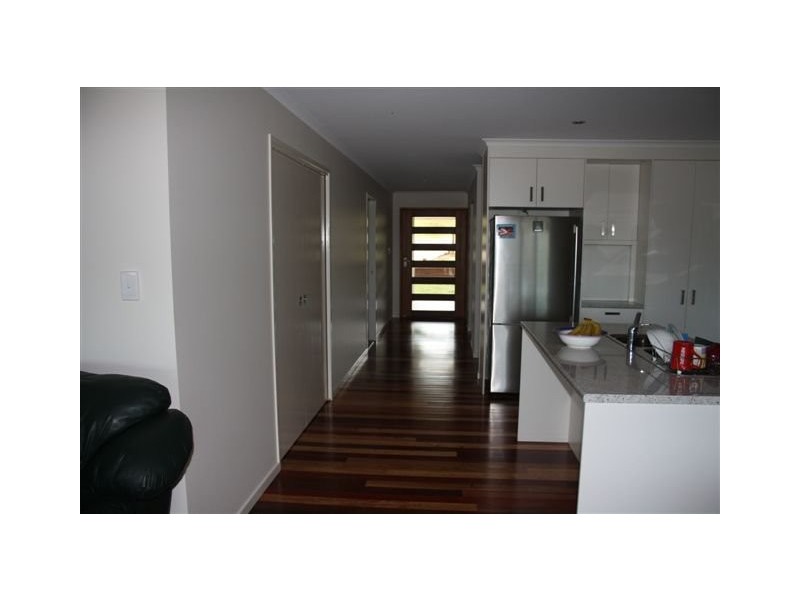 13 Gordon Pl, Glass House Mountains QLD 4518