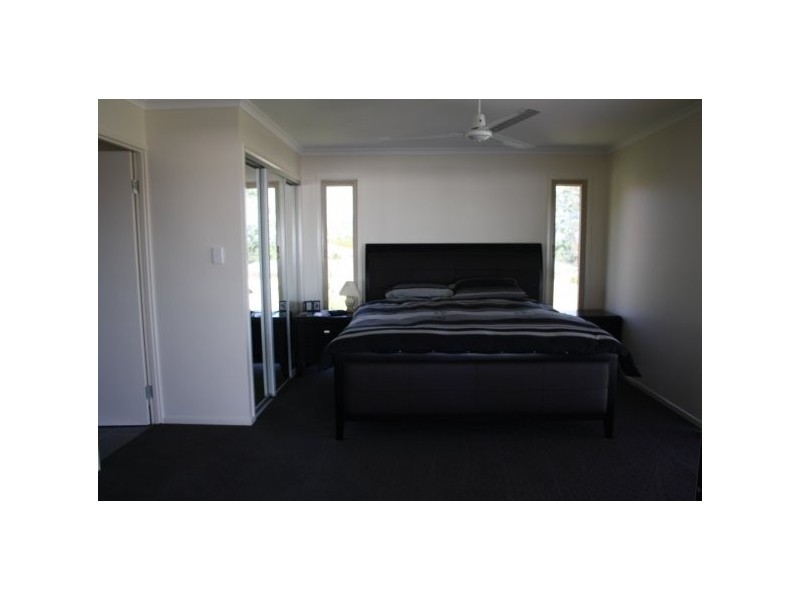 13 Gordon Pl, Glass House Mountains QLD 4518