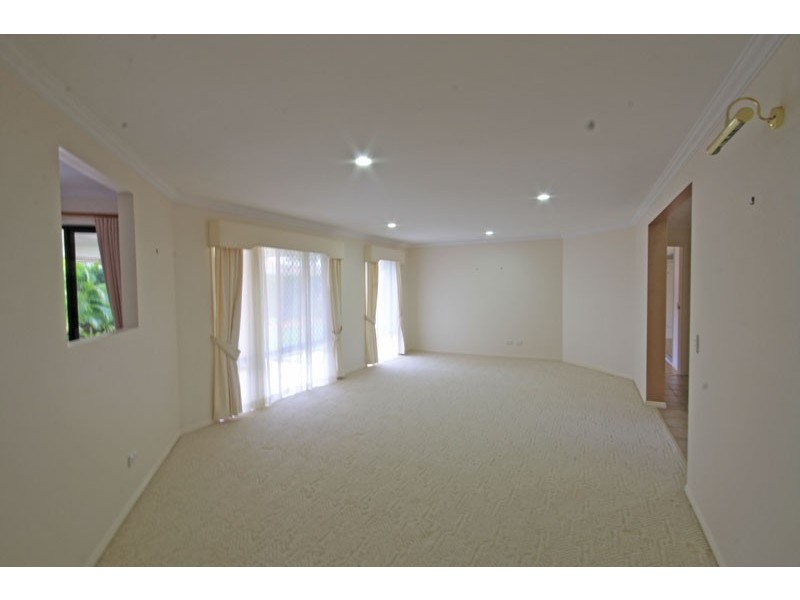 8 Matthew Crescent, Pelican Waters QLD 4551