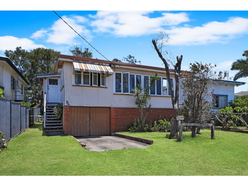 26 Cook St, Golden Beach QLD 4551