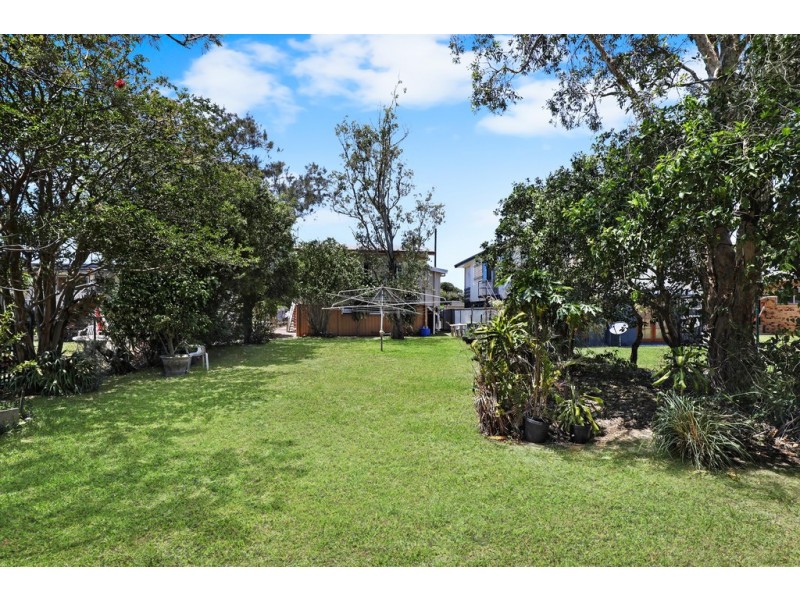 26 Cook St, Golden Beach QLD 4551