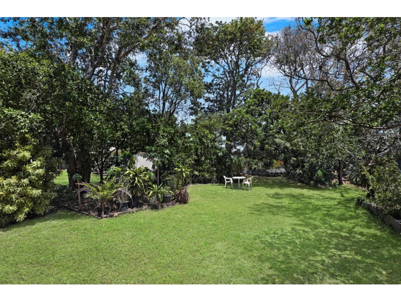 26 Cook St, Golden Beach QLD 4551