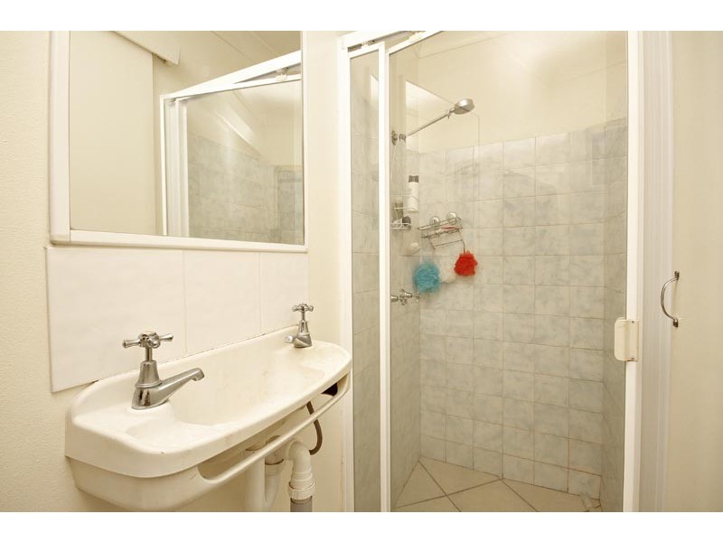 1/28 Balyata St, Warana QLD 4575