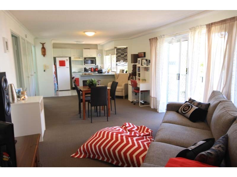 2/5 Cooma Tce – Anchors Aweigh, Caloundra QLD 4551