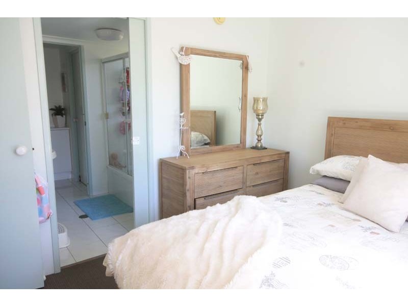 2/5 Cooma Tce – Anchors Aweigh, Caloundra QLD 4551