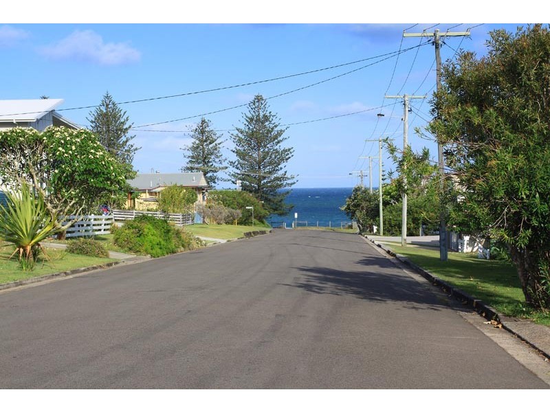 18 Elizabeth Street, Dicky Beach QLD 4551